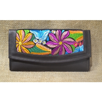 Portfel duży skórzany ciemnobrązowy z kwiatowym kolorowym haftem .